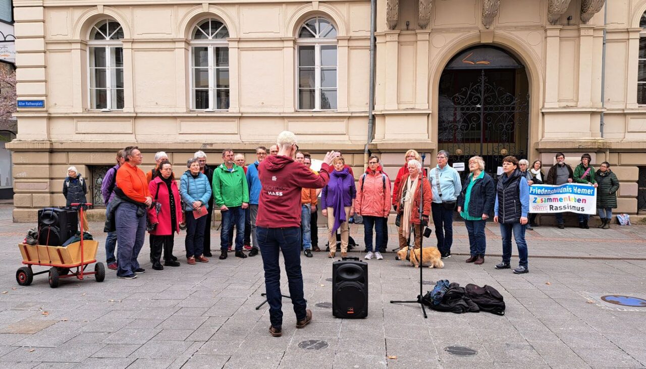Mit Gesang auf die Straße (2)