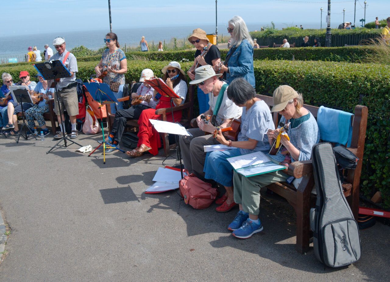 Englisches Seebad im Folkfieber