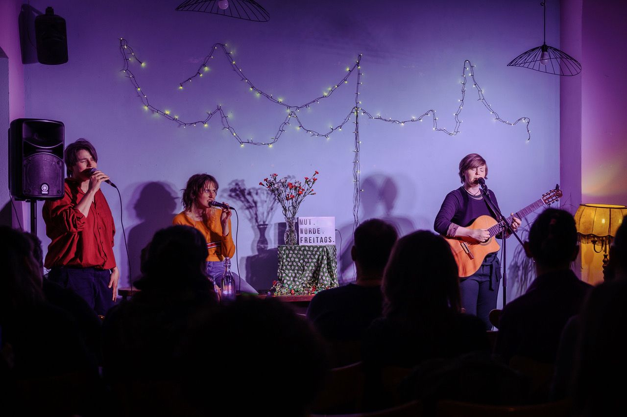 v. l. Ellen Bonte, Rosa Hoelger, Masha Potempa