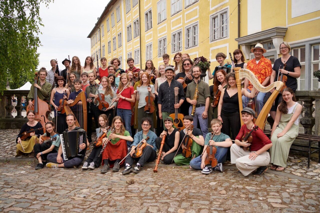 Junge Folkmusikschaffende gesucht