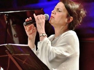 Das Landespolizeiorchester Rheinland-Pfalz und Maryam Akhondy